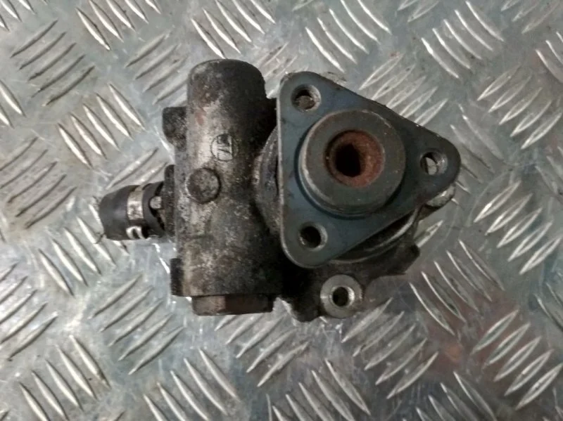 Насос гидроусилителя (гур)