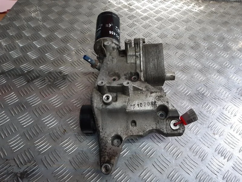 Кронштейн генератора Skoda Octavia