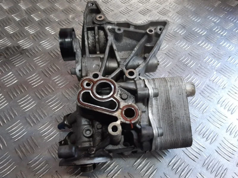 Кронштейн генератора Volkswagen Passat CC