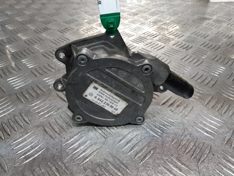 Вакуумный насос Mercedes W164