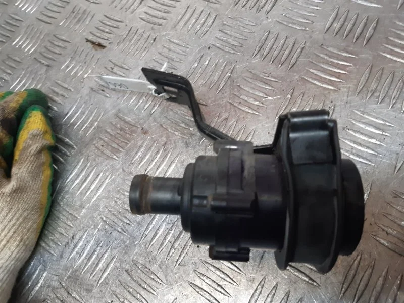 Насос водяной дополнительный ( помпа ), 12v Volkswagen Passat CC