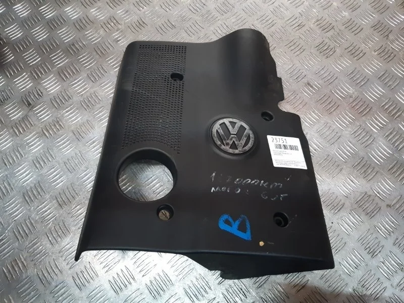 Крышка двигателя Volkswagen Passat B5