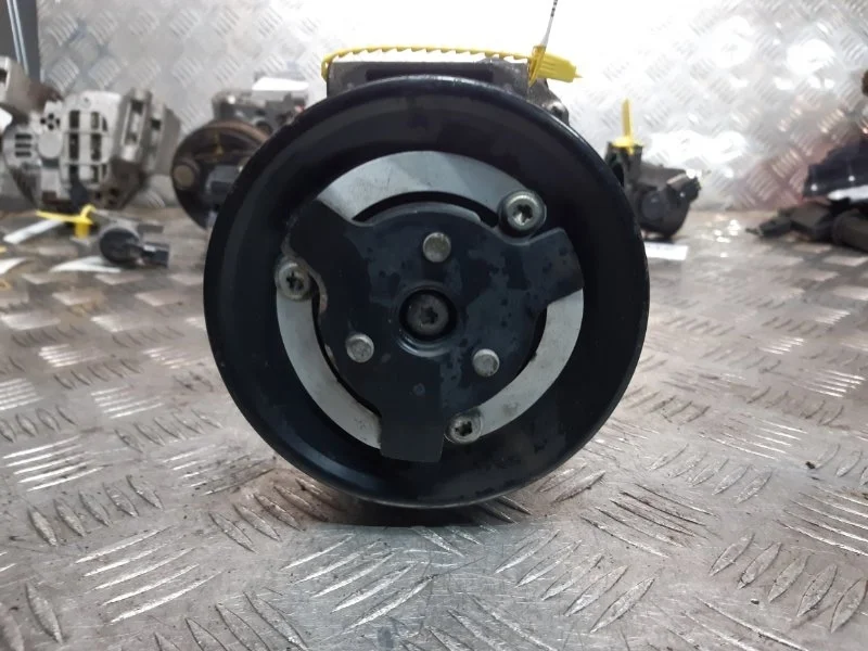 Компрессор кондиционера Opel Astra J