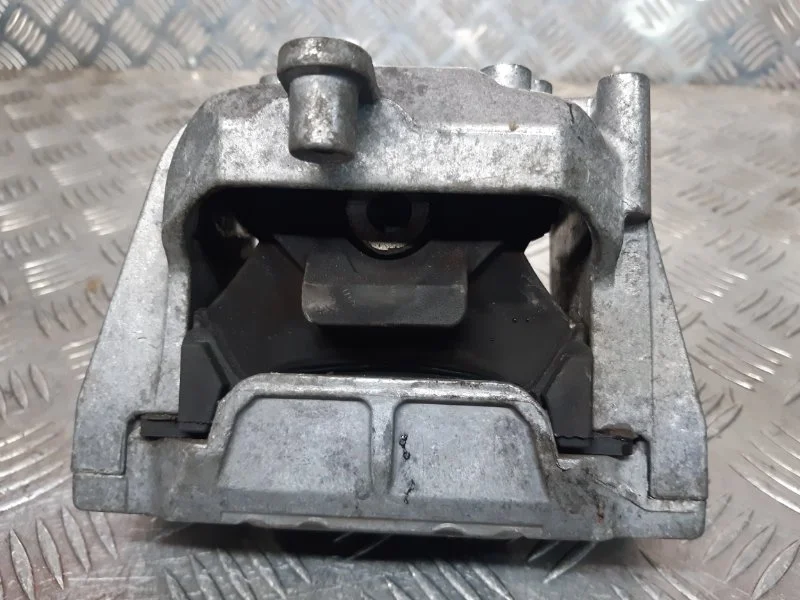 Подушка двигателя Volkswagen Jetta