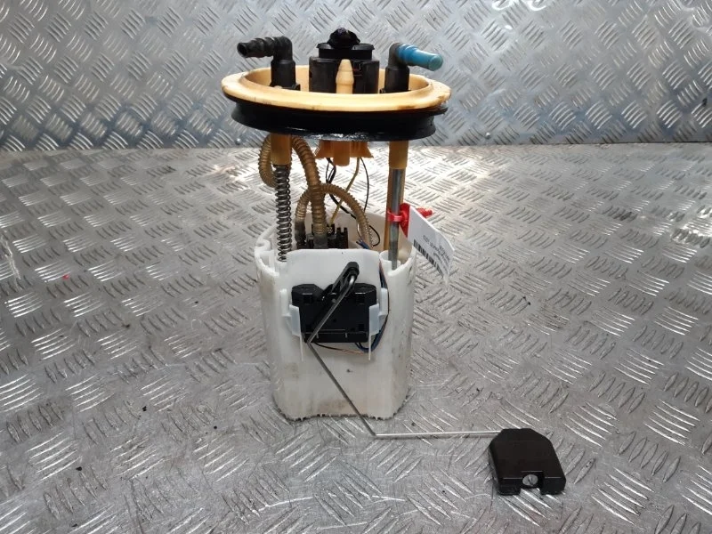 Насос топливный Volkswagen Passat B7