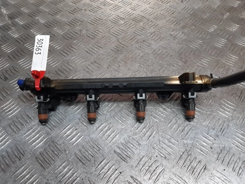 Топливная рампа Volkswagen Polo