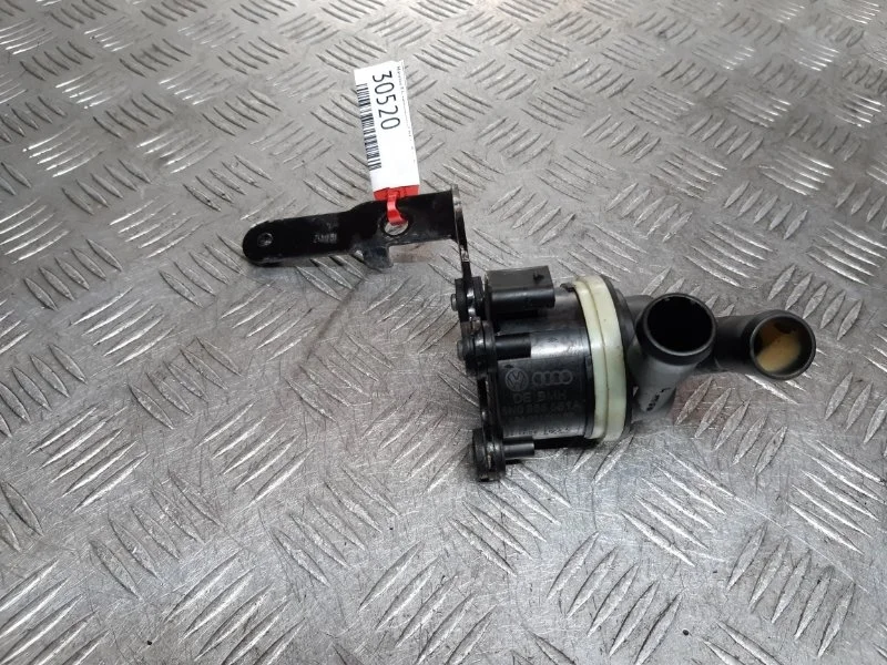 Насос водяной дополнительный ( помпа ), 12v Volkswagen Jetta