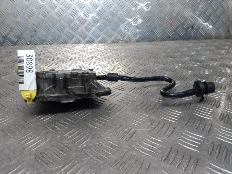 Вакуумный насос Volkswagen Passat B7