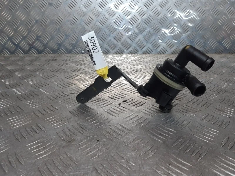 Насос водяной дополнительный ( помпа ), 12v Volkswagen Passat B7