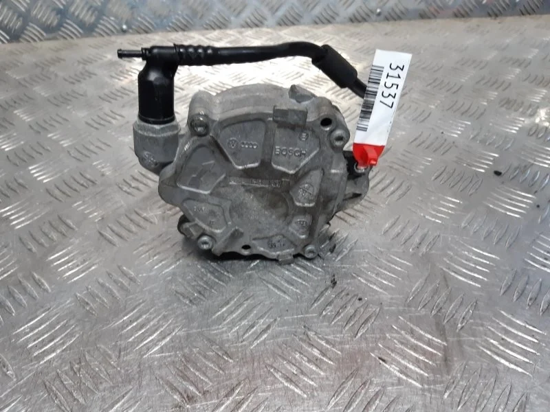 Вакуумный насос Volkswagen Passat B7