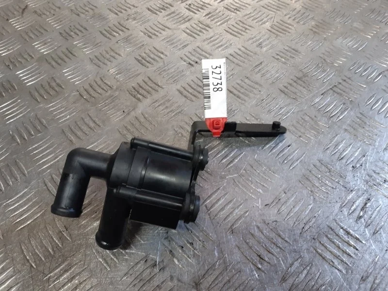 Насос водяной дополнительный ( помпа ), 12v Volkswagen Golf 6