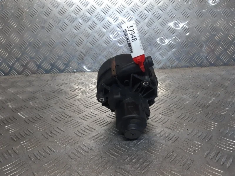 Насос воздушный Mercedes-Benz C200 W204