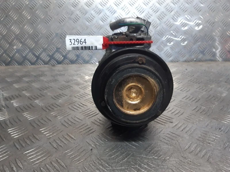 Компрессор кондиционера Mercedes-Benz W210