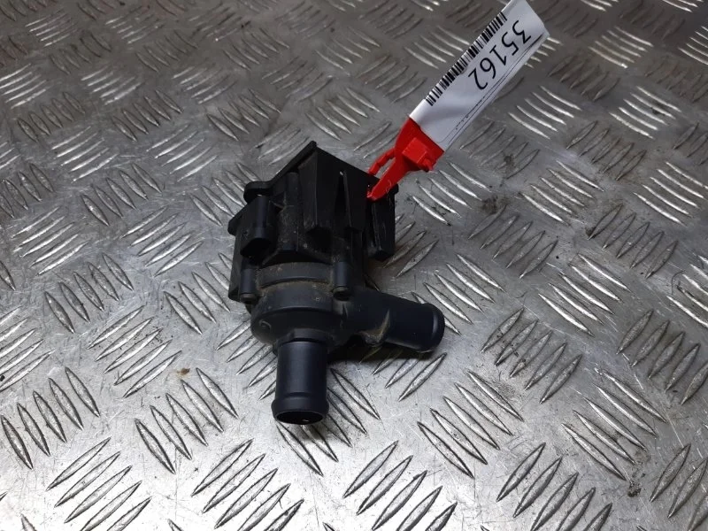 Насос водяной дополнительный ( помпа ), 12v Audi Q5