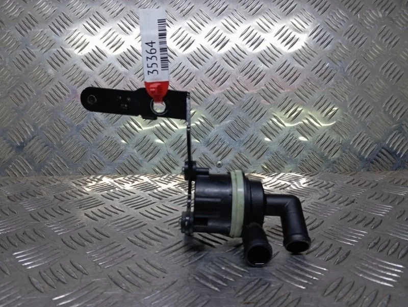 Водяной насос (помпа) Volkswagen Golf 6