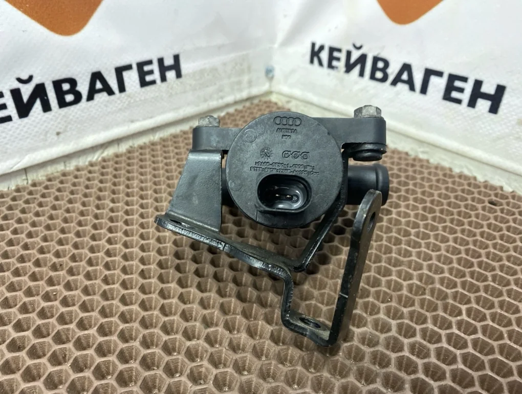 Клапан электромагнитный Audi A8 2015 D4