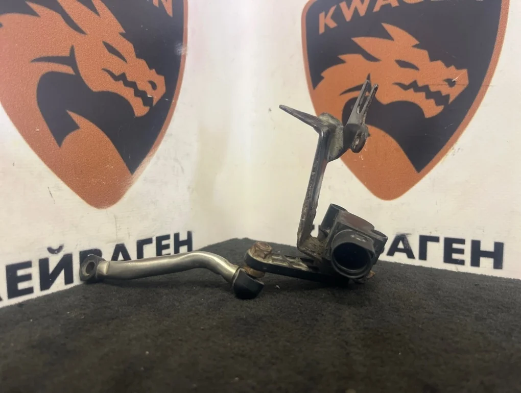 Датчик высоты дорожного просвета Audi A6 2009 C7