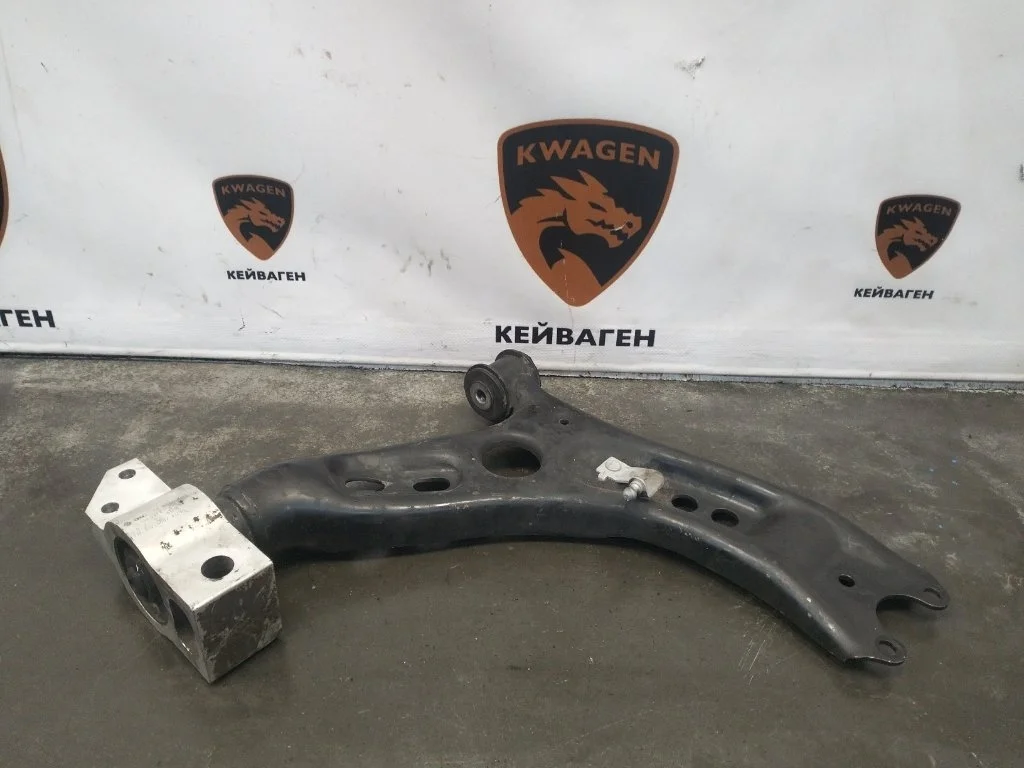 Рычаг подвески нижний Volkswagen Tiguan 2009 5N