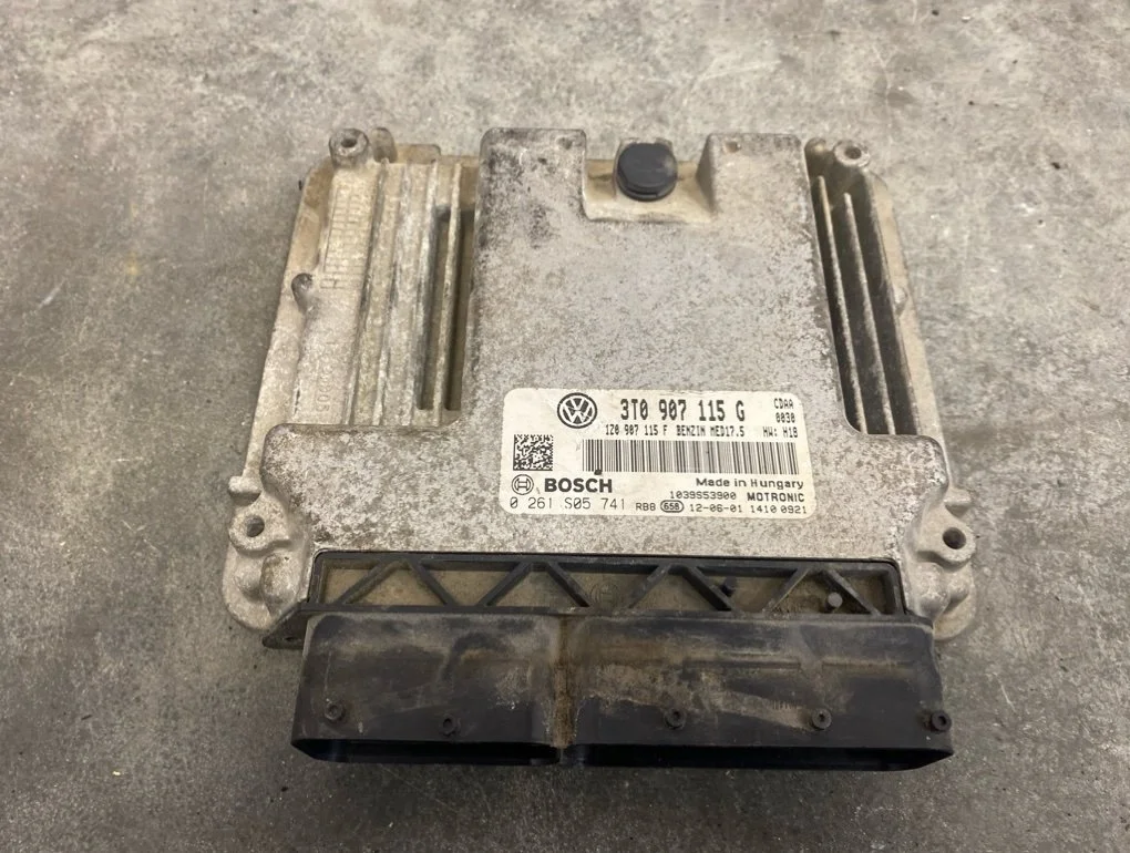 Блок управления двс Skoda Octavia 2012 A5