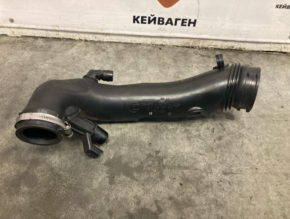 Патрубок воздушного фильтра Peugeot 308 2013 T7