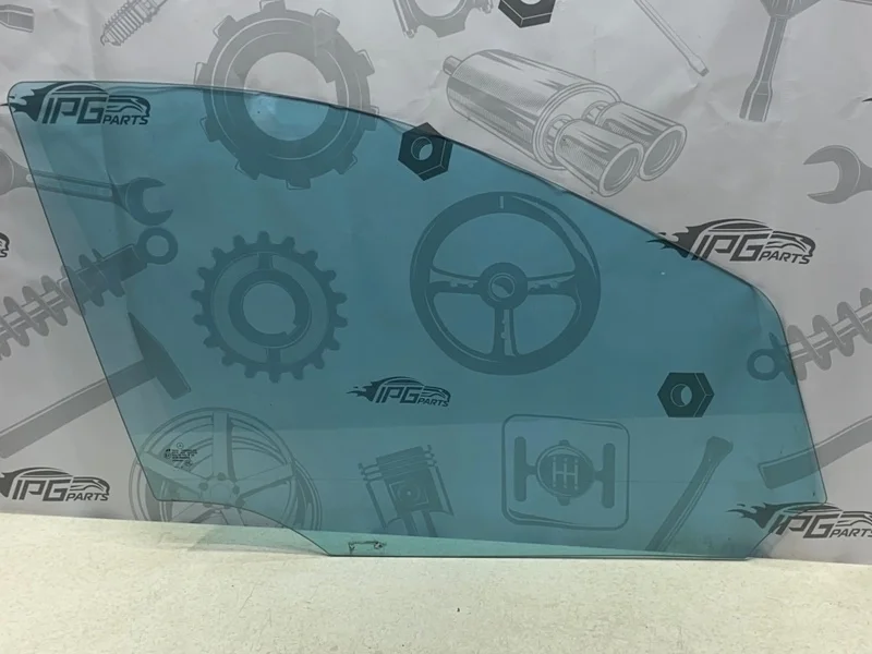 Стекло передней правой двери Mercedes-benz 2005 W164