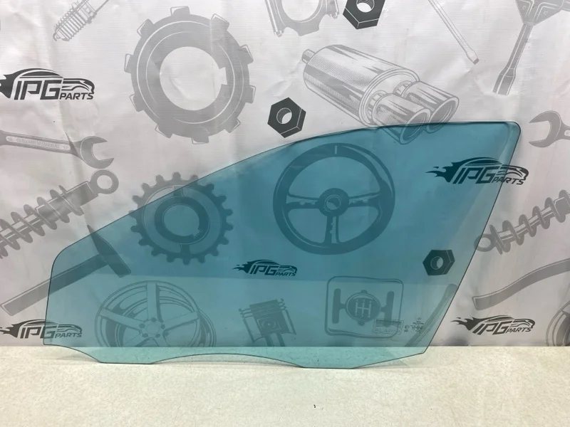 Стекло передней левой двери Mercedes-benz 2005 W203