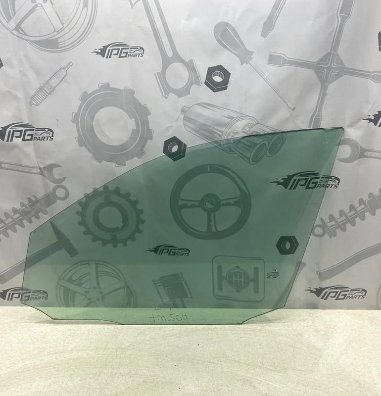 Стекло передней левой двери Mercedes-benz 2007 W204