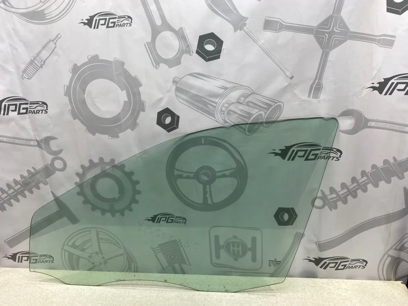 Стекло передней левой двери Mercedes-benz 2005 W203