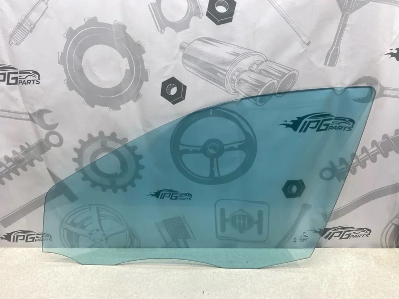 Стекло передней левой двери Mercedes-benz 2005 W203