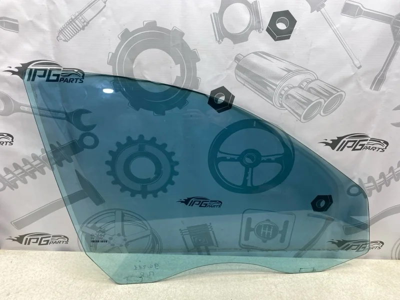 Стекло передней правой двери Mercedes-benz 2004 W211