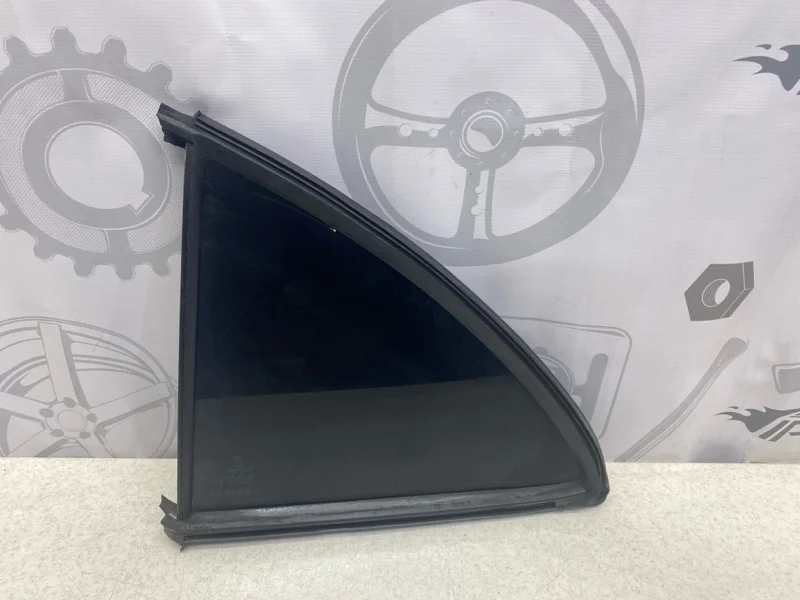 Стекло задней левой двери треугольник Mercedes-benz 2005 W211