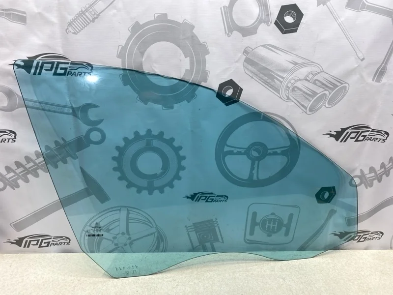 Стекло передней правой двери Mercedes-benz 2002 W211