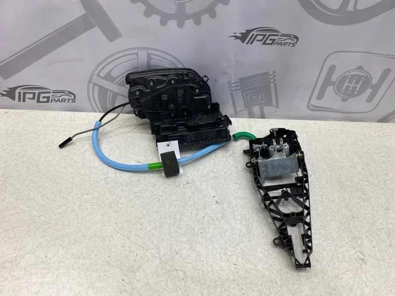 Замок задней левой двери BMW X1 2017 F48