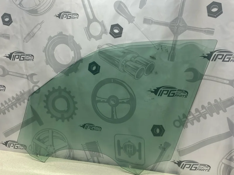 Стекло передней правой двери BMW X5 E70