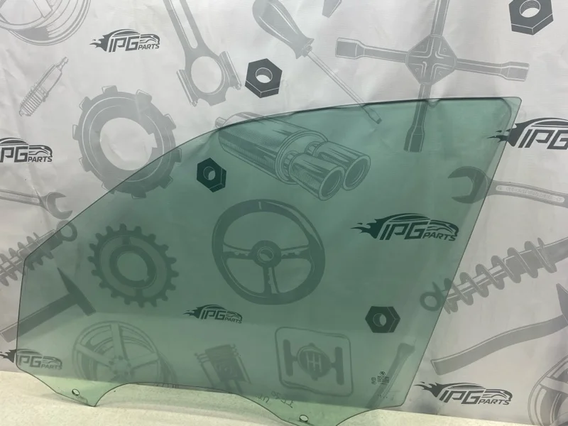 Стекло передней левой двери BMW X5 2012 E70