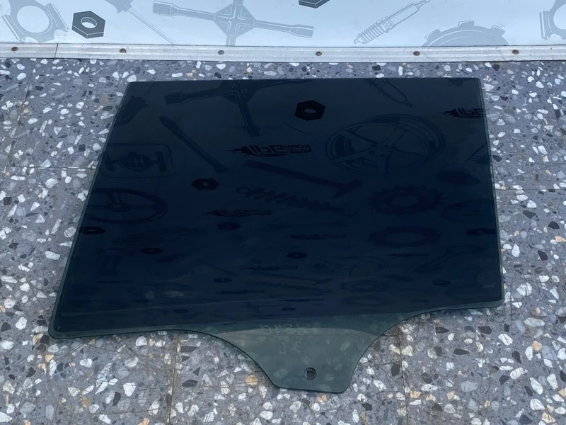 Стекло задней левой двери BMW X5 2012 E70