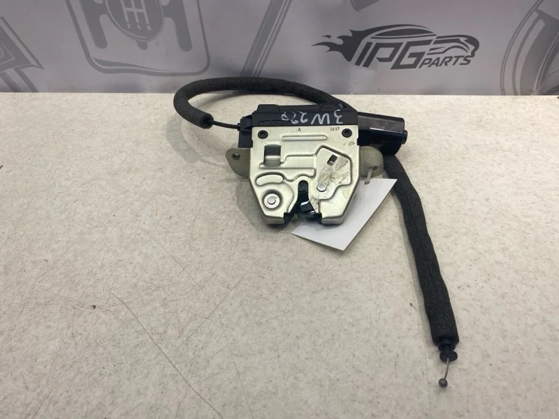 Замок крышки багажника Mercedes-benz 2017 W222