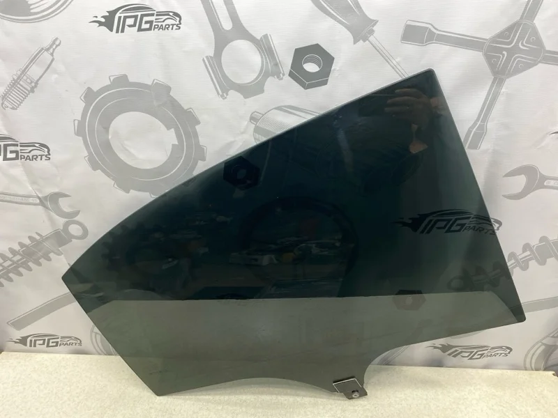 Стекло задней правой двери опускное Mercedes-benz 2016 W222