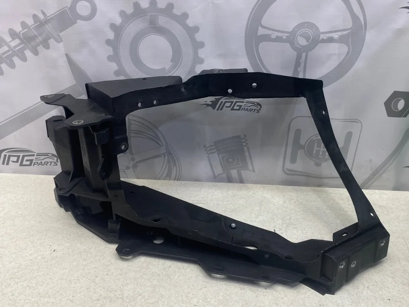 Рамка фары левая Mercedes-benz W222