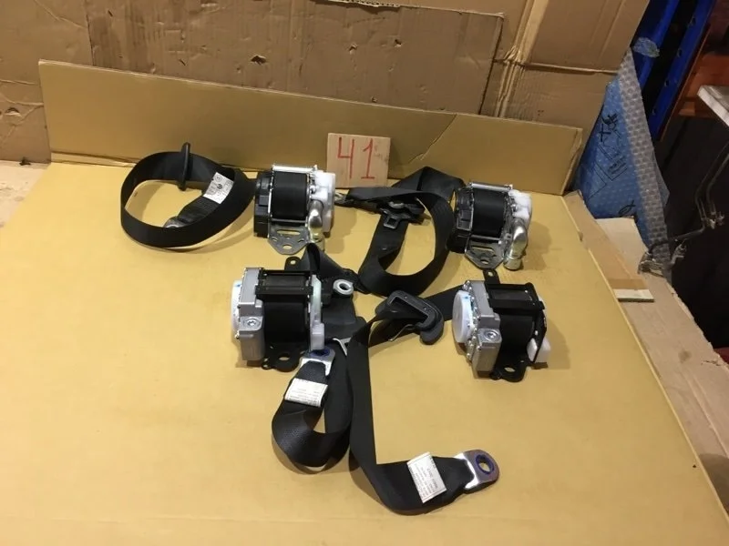 Комплект ремней безопасности Toyota Land Cruiser 2017 7322060671C0 URJ202 1VD-FTV 4.5