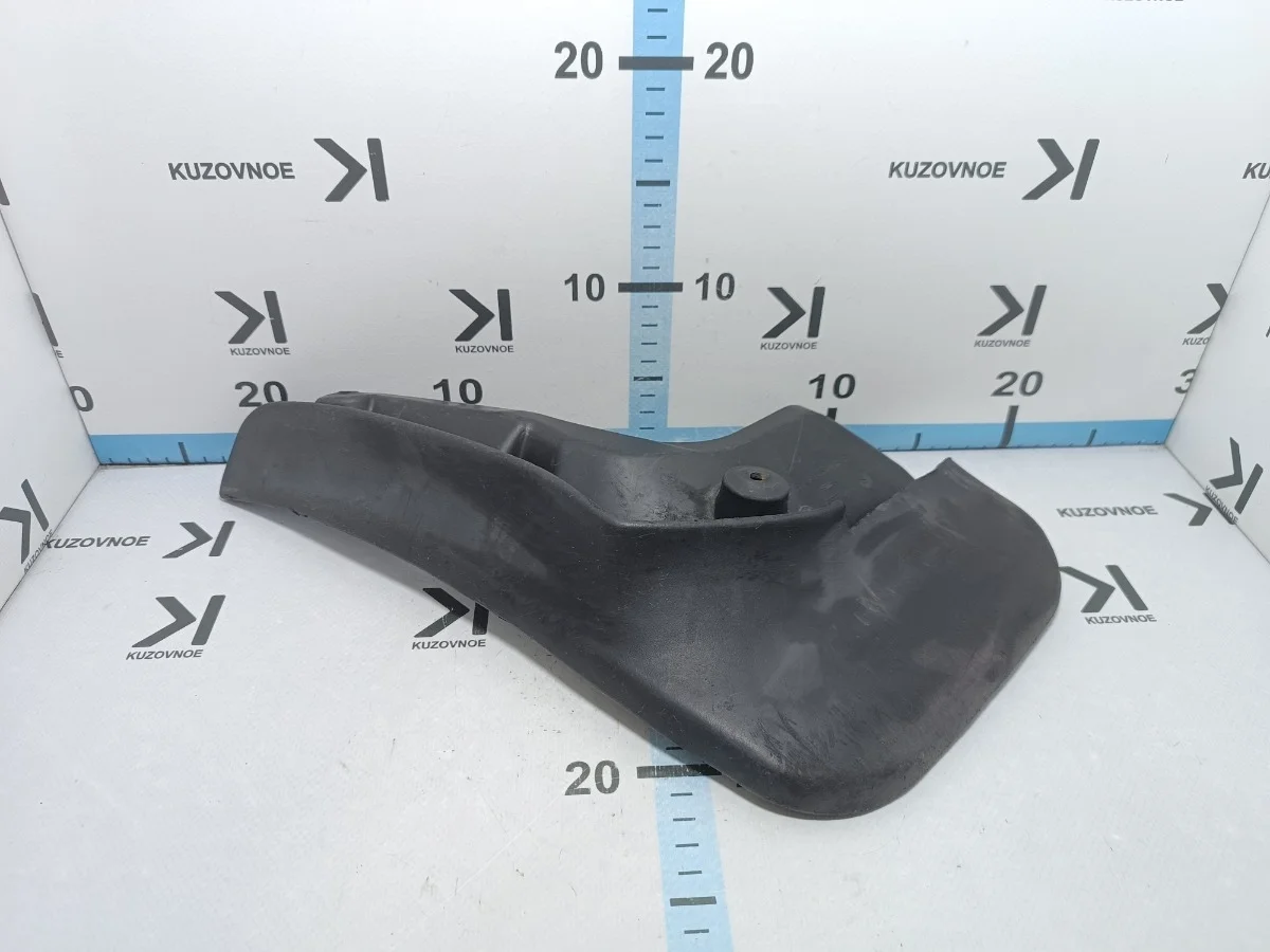 Брызговик Ford Focus 2012 CB8