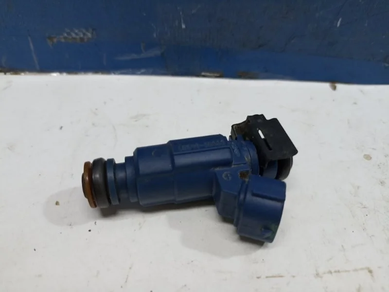 Форсунка топливная Kia Ceed 2012 353102B000 ED 1.6 G4FC