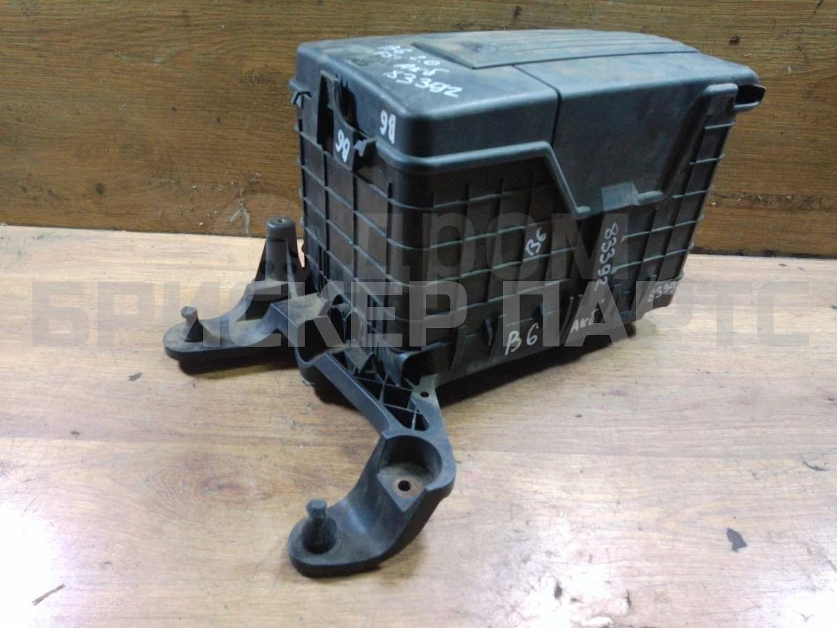 Крепление аккумулятора Фольксваген Пассат Б6