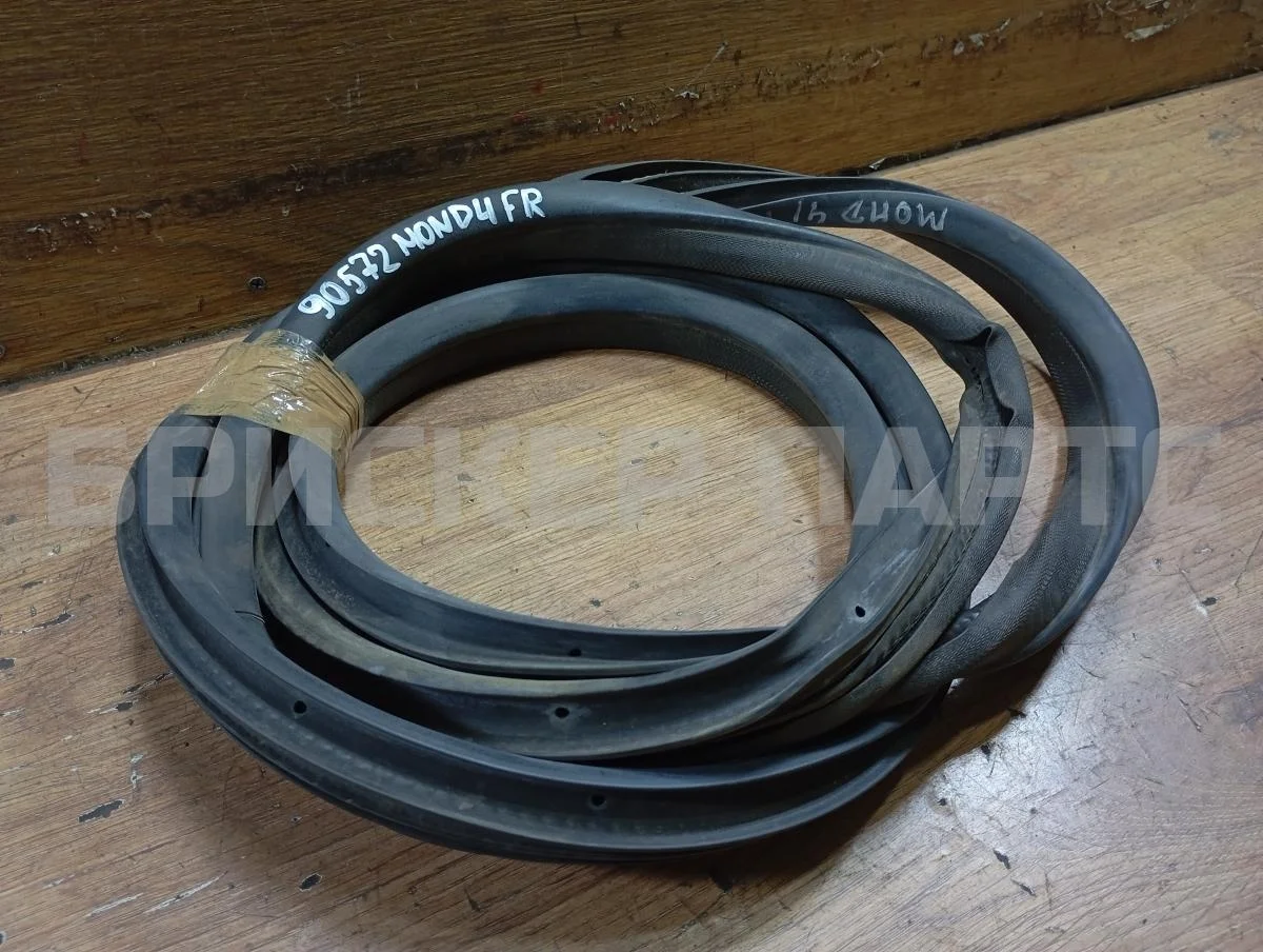 Уплотнитель двери Форд Мондео 4