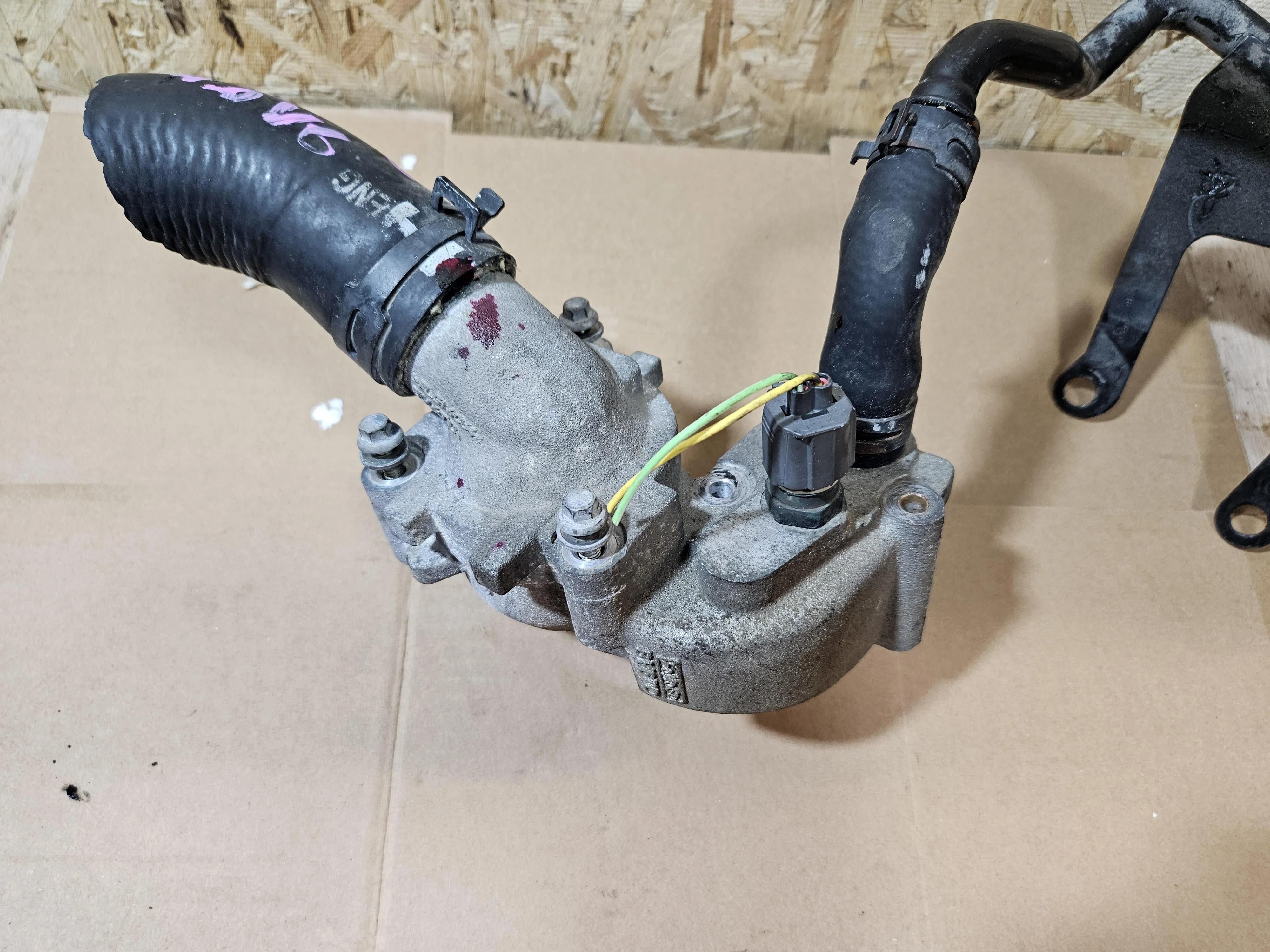 Термостат Ford Explorer II 4.0 V6 SOHC металл