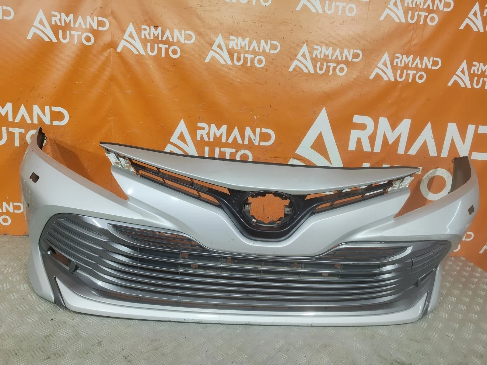 Бампер Toyota Camry 2017-2020 8 XV70