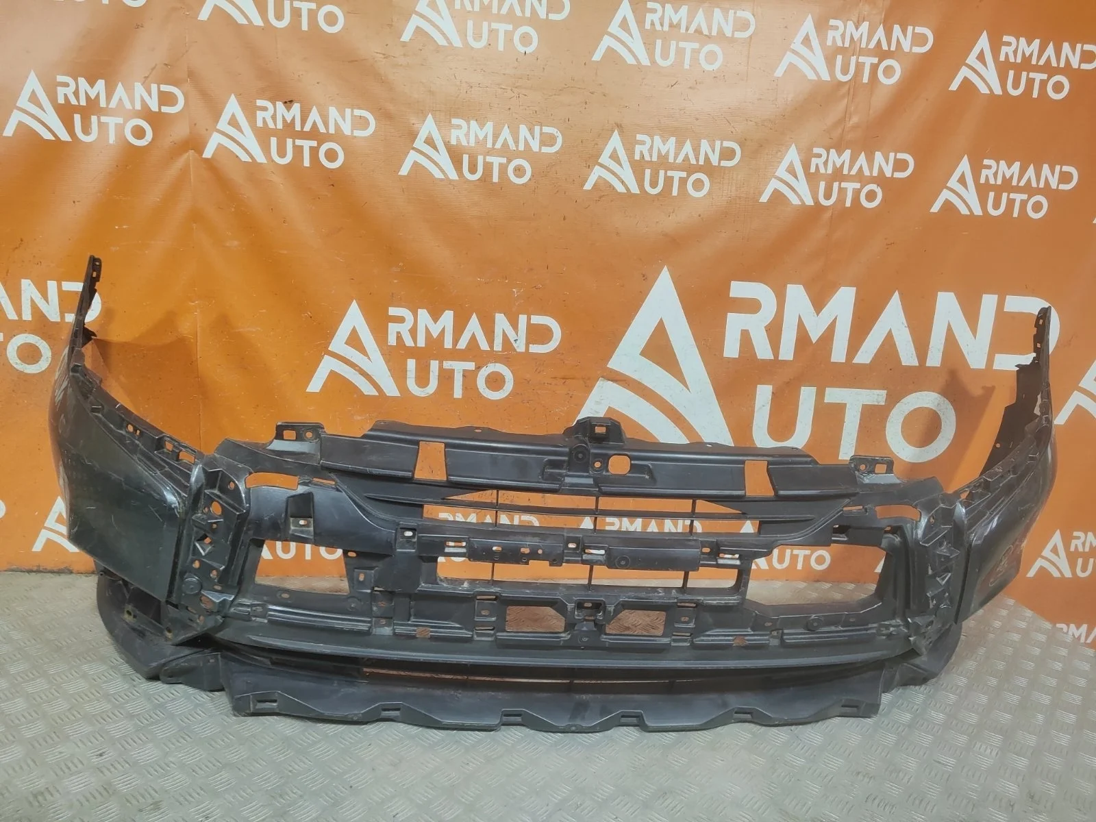 Бампер Mitsubishi Outlander 2018-нв 3