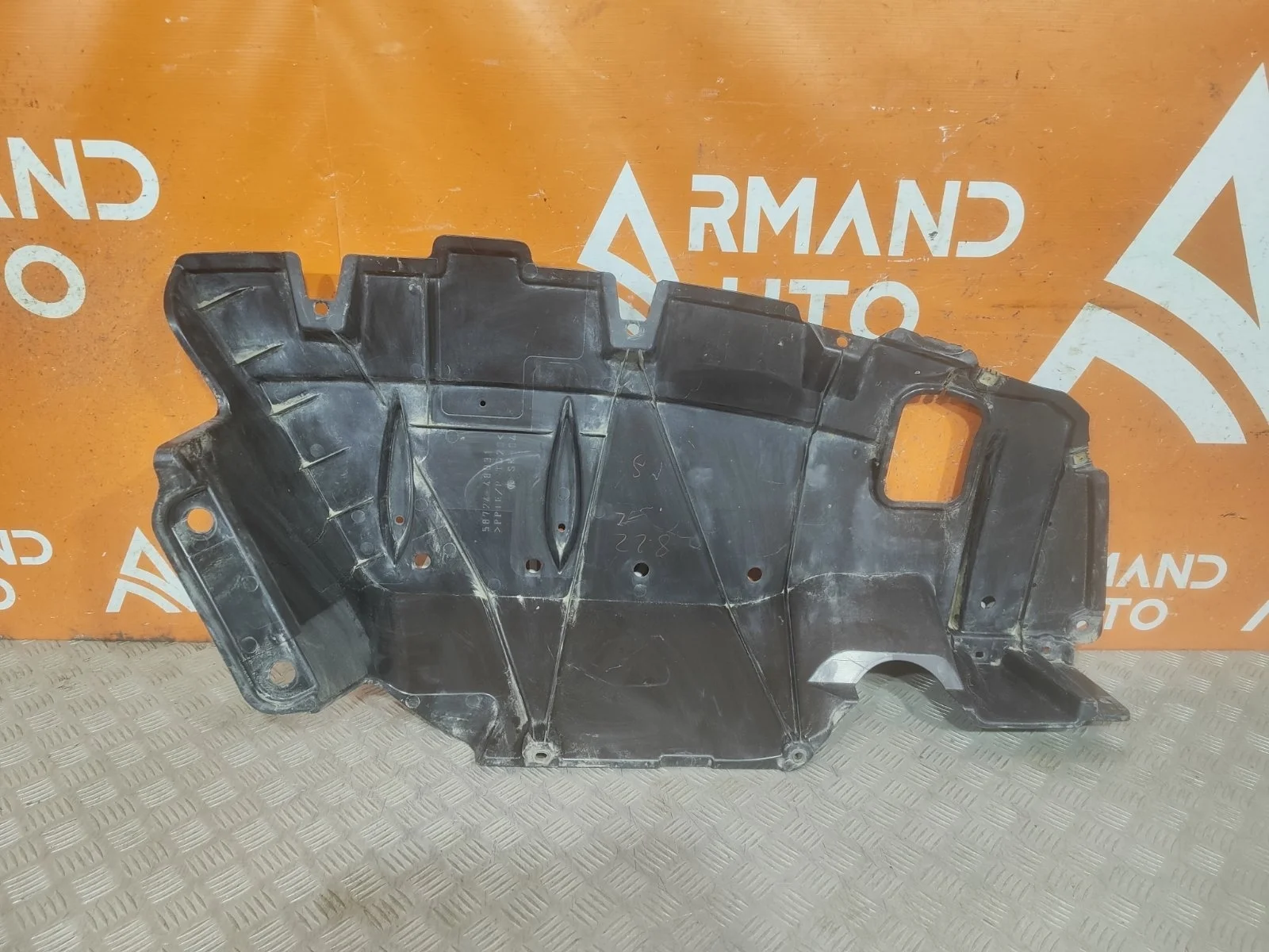 Пыльник бампера Lexus RX 2008-2015 3 AL10