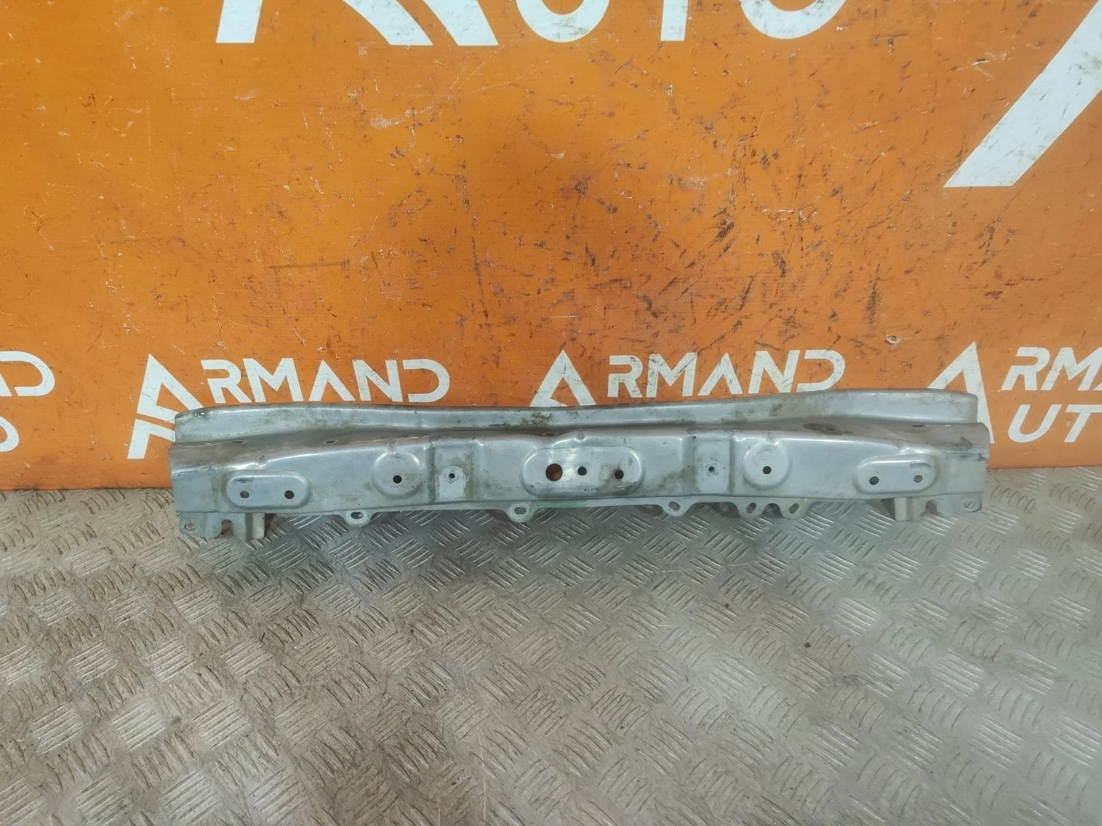 Усилитель бампера верхний Mitsubishi Outlander 2015-нв 3