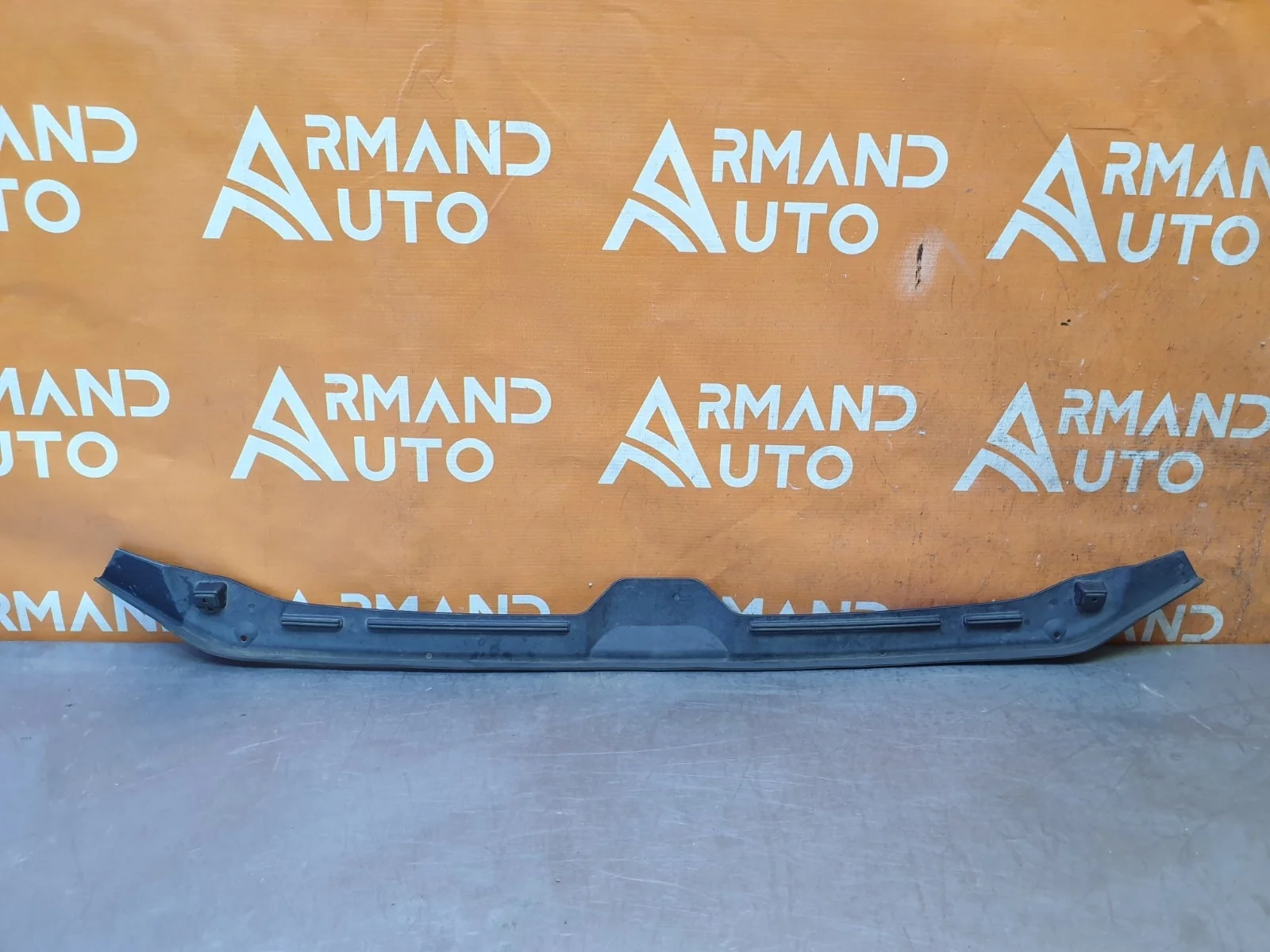 Уплотнитель капота Audi A4 2015-нв B9